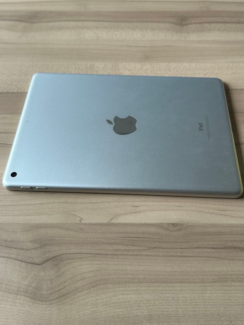 Apple iPad Wi-Fi 32GB シルバー／第5世代