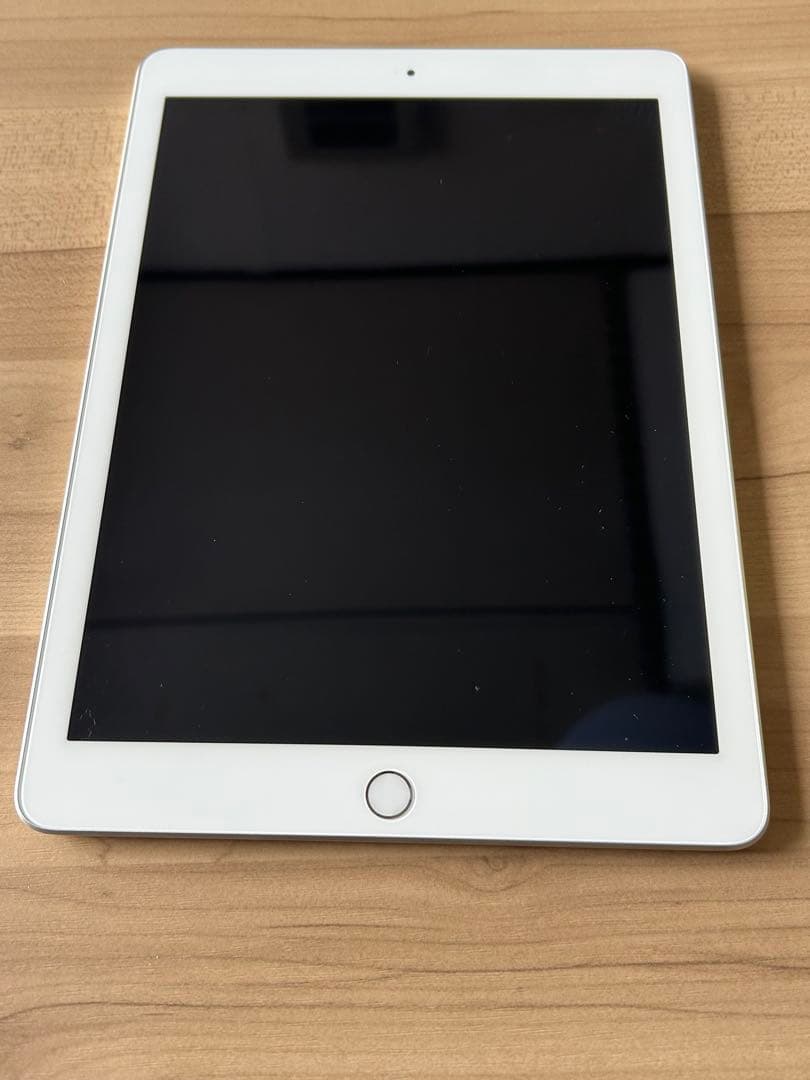 Apple iPad Wi-Fi 32GB シルバー／第5世代