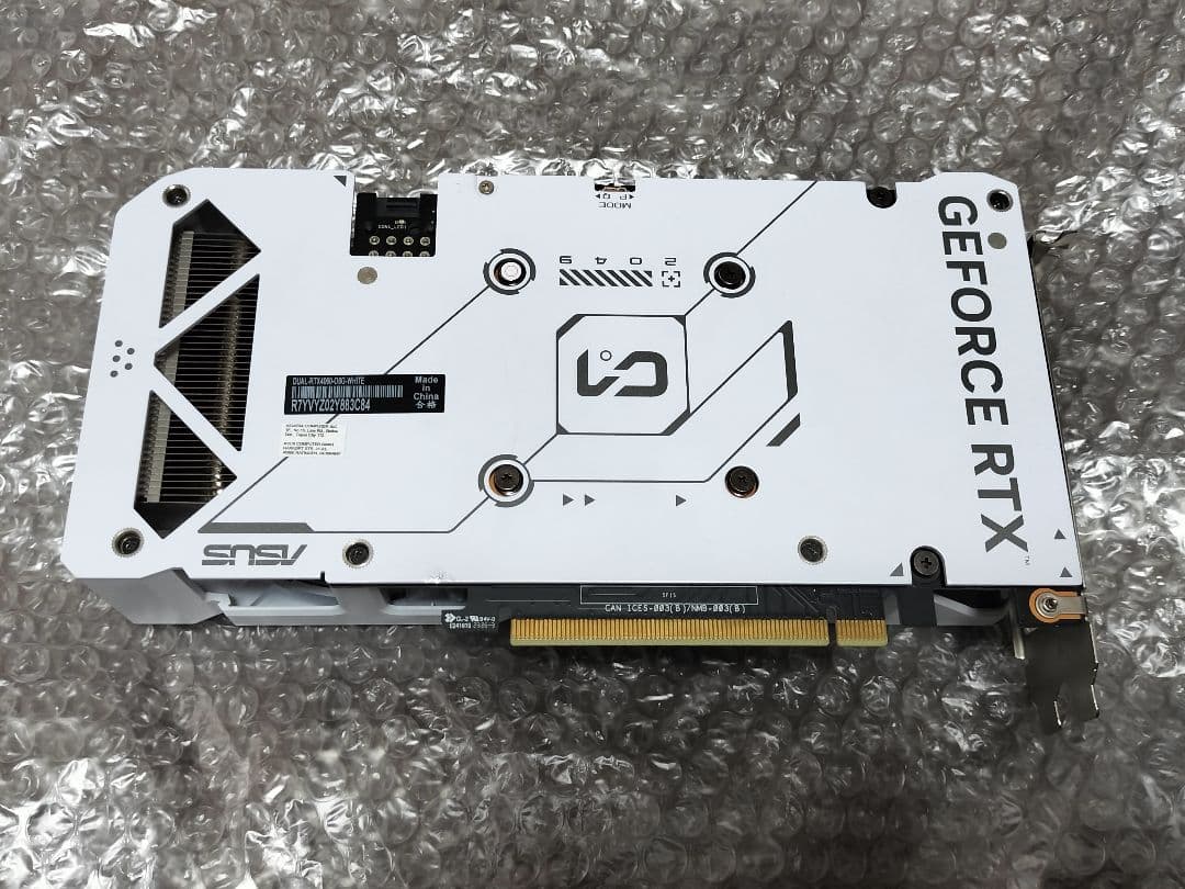 グラフィックボード・グラボ・ビデオカード ASUS DUAL-RTX4060-O8G-WHITE