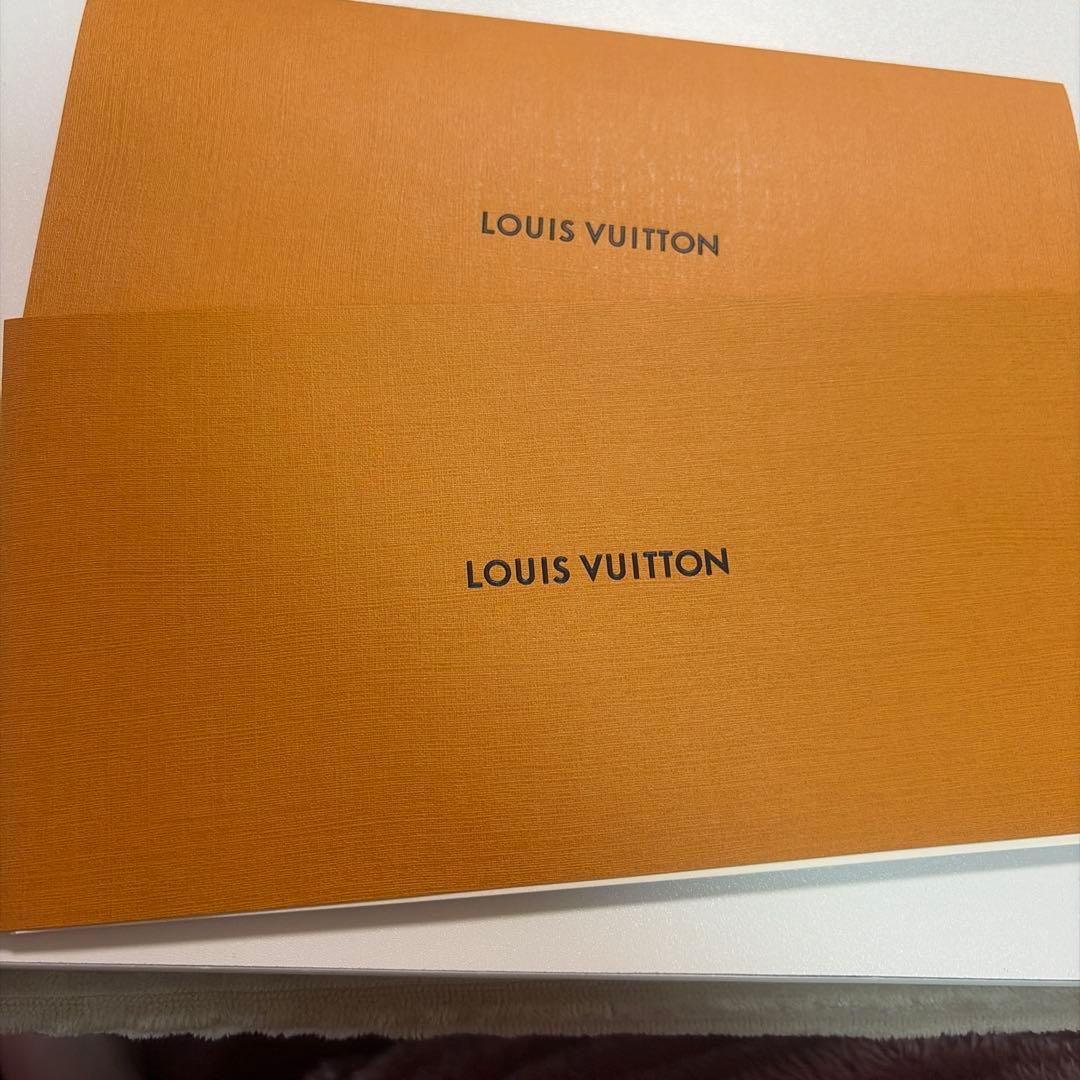 ドライフラワー⭐︎⭐︎ LOUIS VUITTON 三つ折り財布 ホワイト