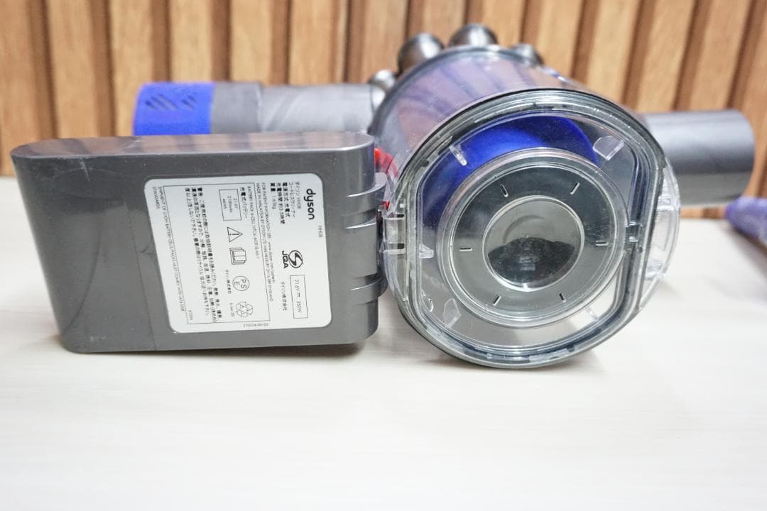 ダイソン コードレスクリーナー HH08 V6　未使用フィルター付き