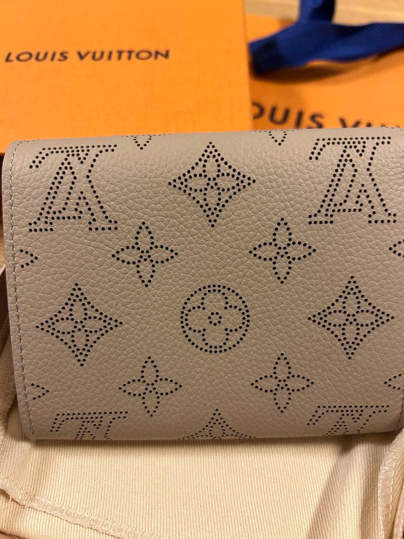 新品 Louis Vuitton ポルトフォイユ・イリス コンパクト　マヒナ