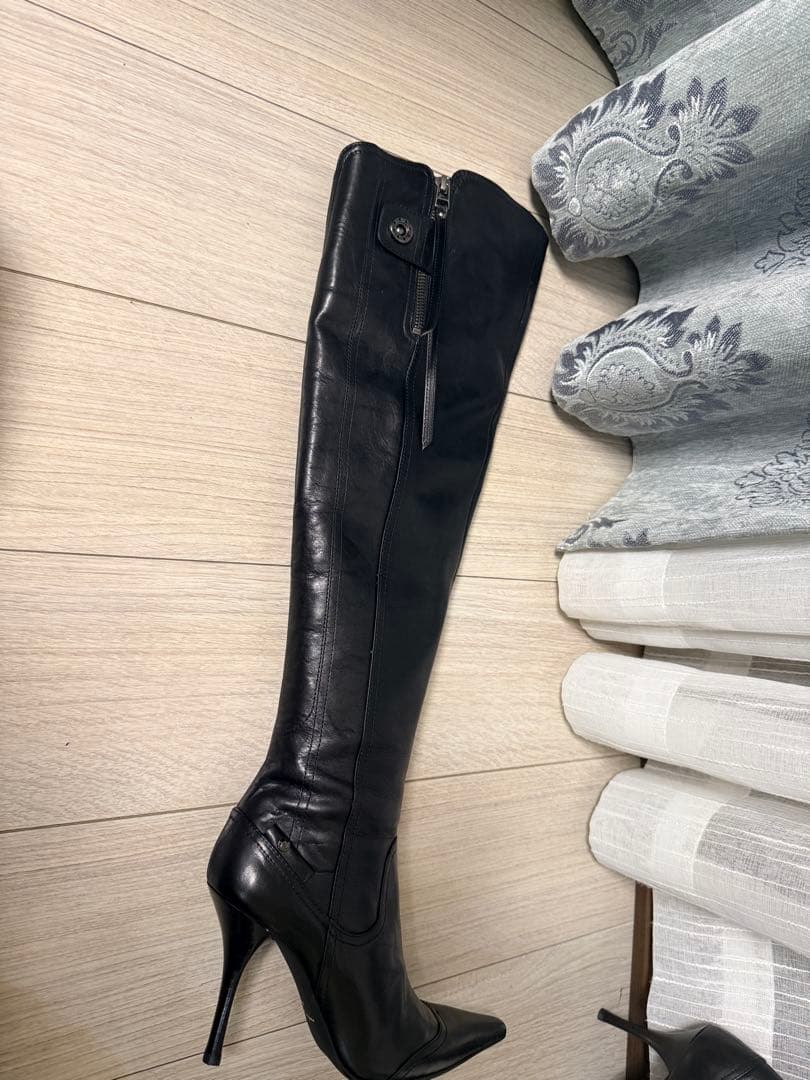 SEVEN TWELVE THIRTY ブラックレザー ロングブーツ 高ヒール
