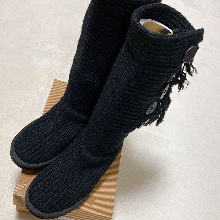 UGG フリンジニットブーツ