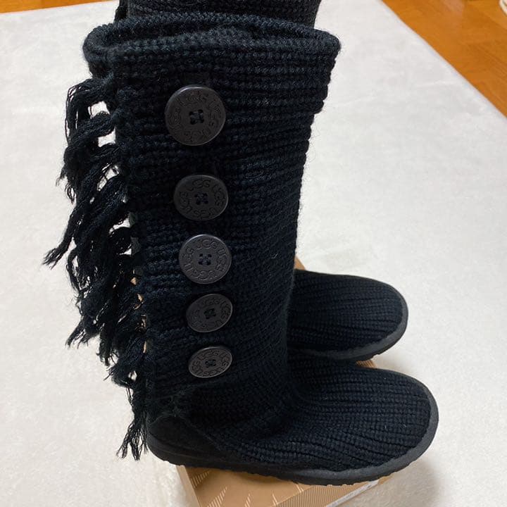 UGG フリンジニットブーツ