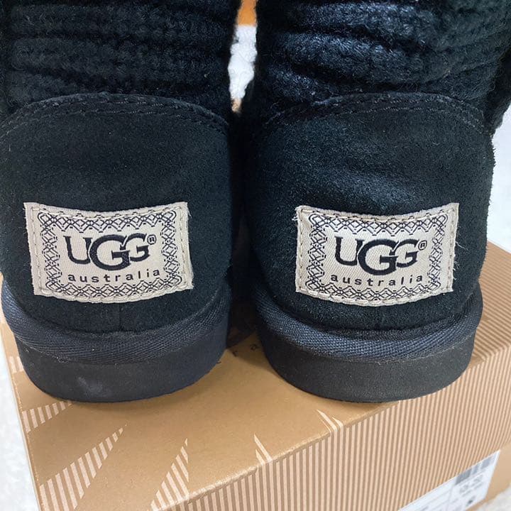 UGG フリンジニットブーツ