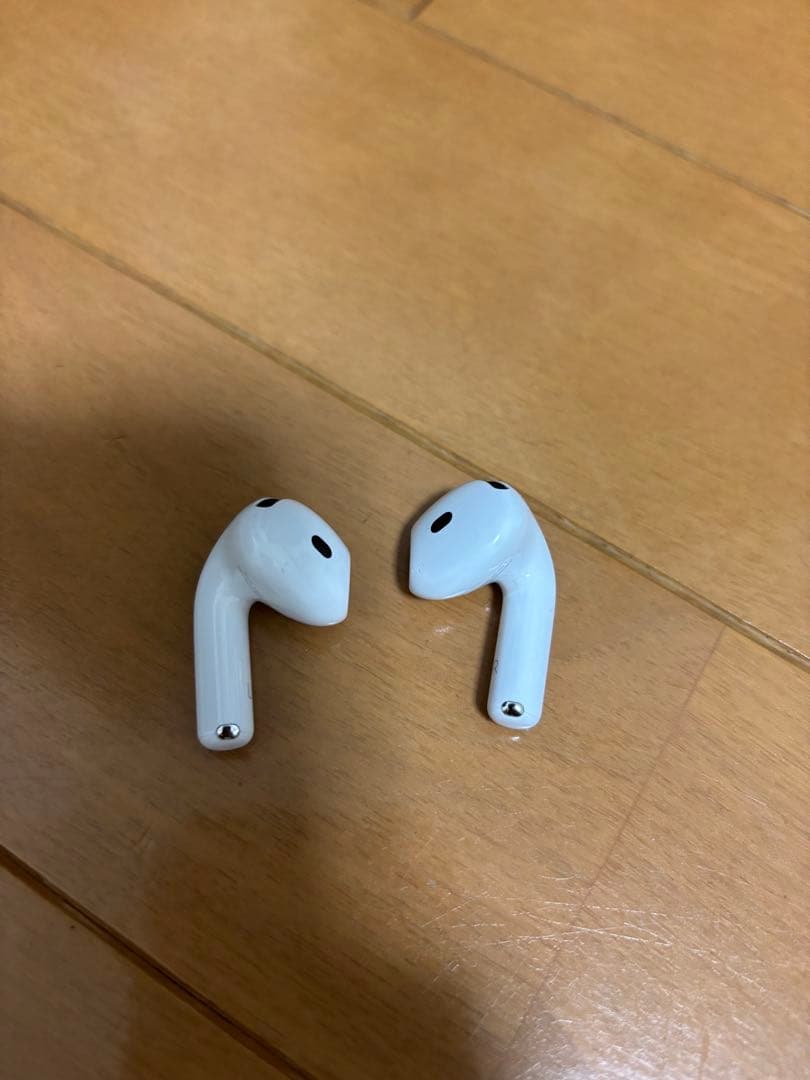 AirPods 4 本体 USB-C充電 ホワイト ノイズキャンセリング非搭載