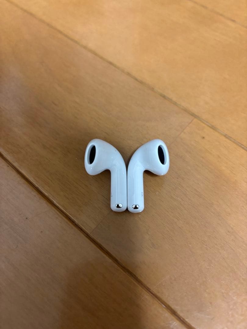AirPods 4 本体 USB-C充電 ホワイト ノイズキャンセリング非搭載
