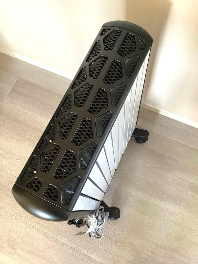 【超美品/2023年製】デロンギ マルチダイナミックヒーター MDHS15-BK