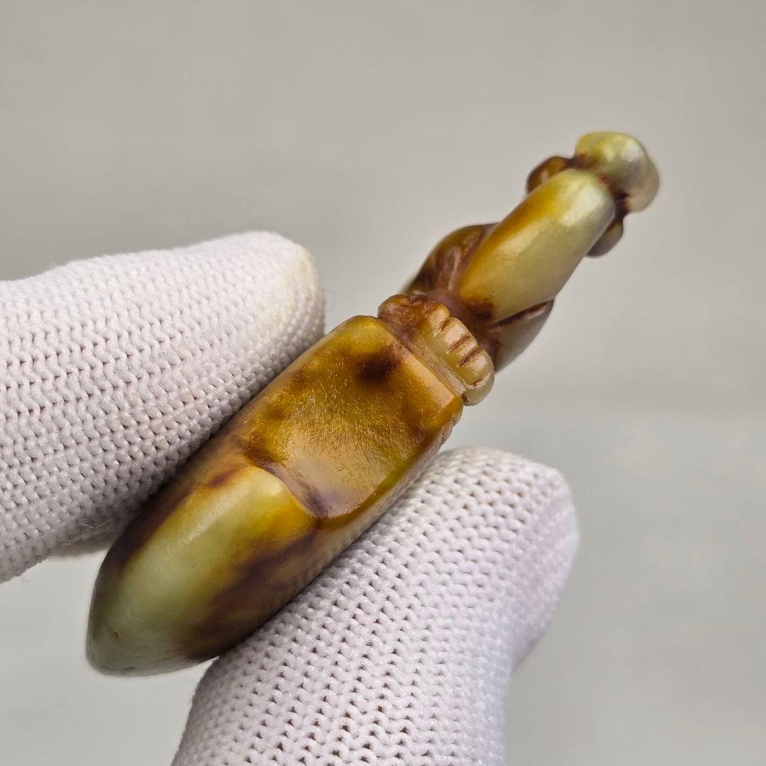 骨董品 古翡翠 黄翡 辛翠 細工手彫 福寿綿長紋 根付 玉佩 美品