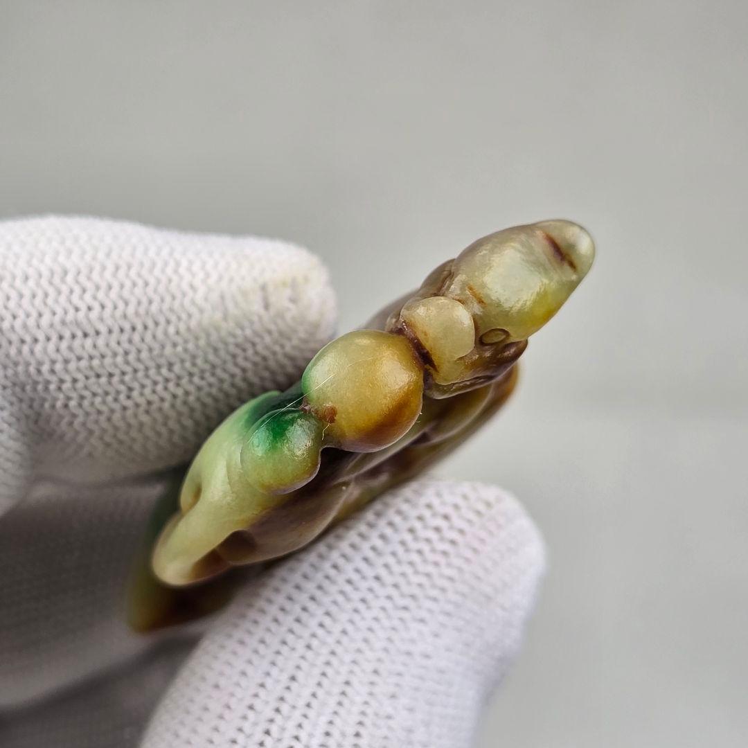 骨董品 古翡翠 黄翡 辛翠 細工手彫 福寿綿長紋 根付 玉佩 美品