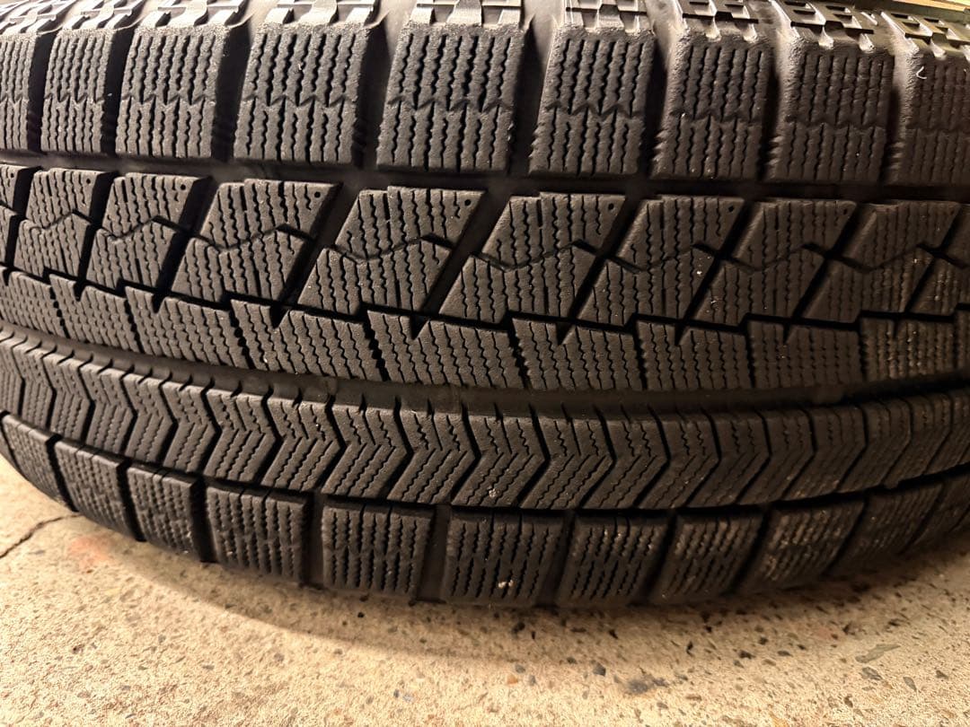 美品!! バリ溝!! ブリヂストン　スタッドレス　VRX 205/60R16