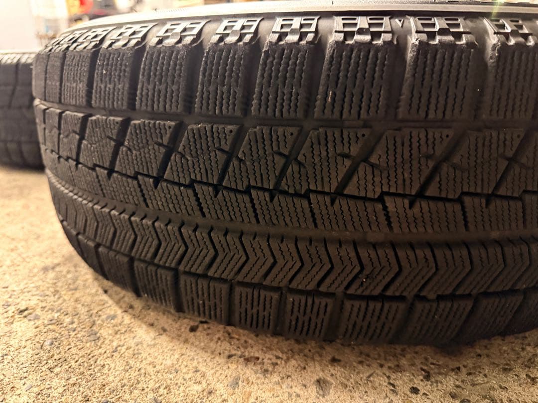 美品!! バリ溝!! ブリヂストン　スタッドレス　VRX 205/60R16
