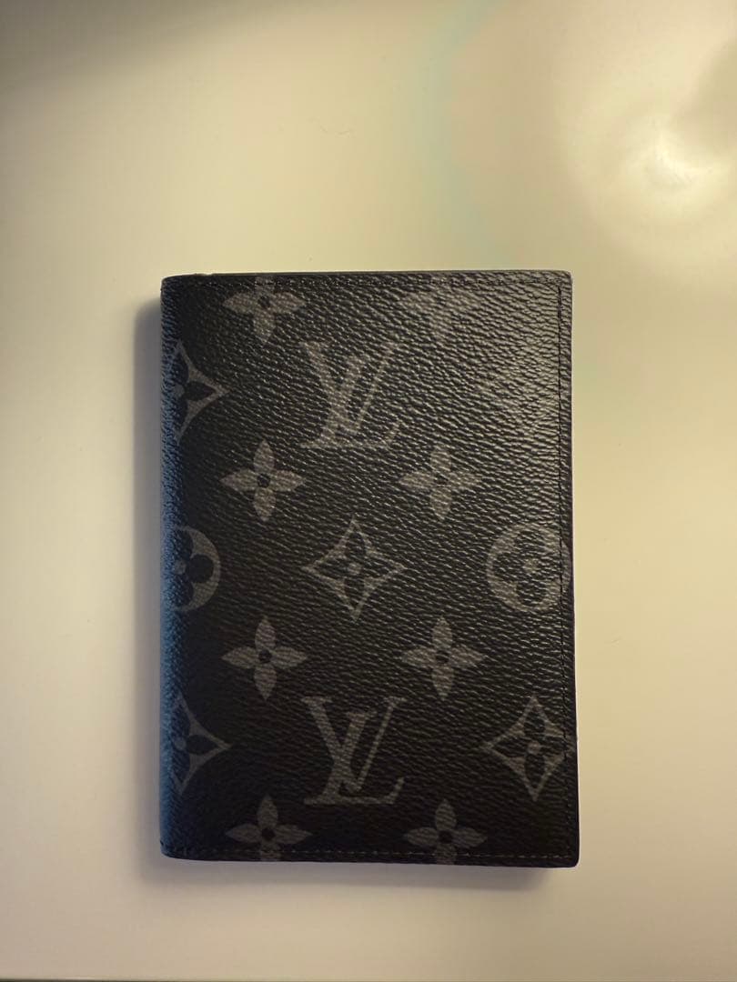 Louis Vuitton ブラック パスポートケース