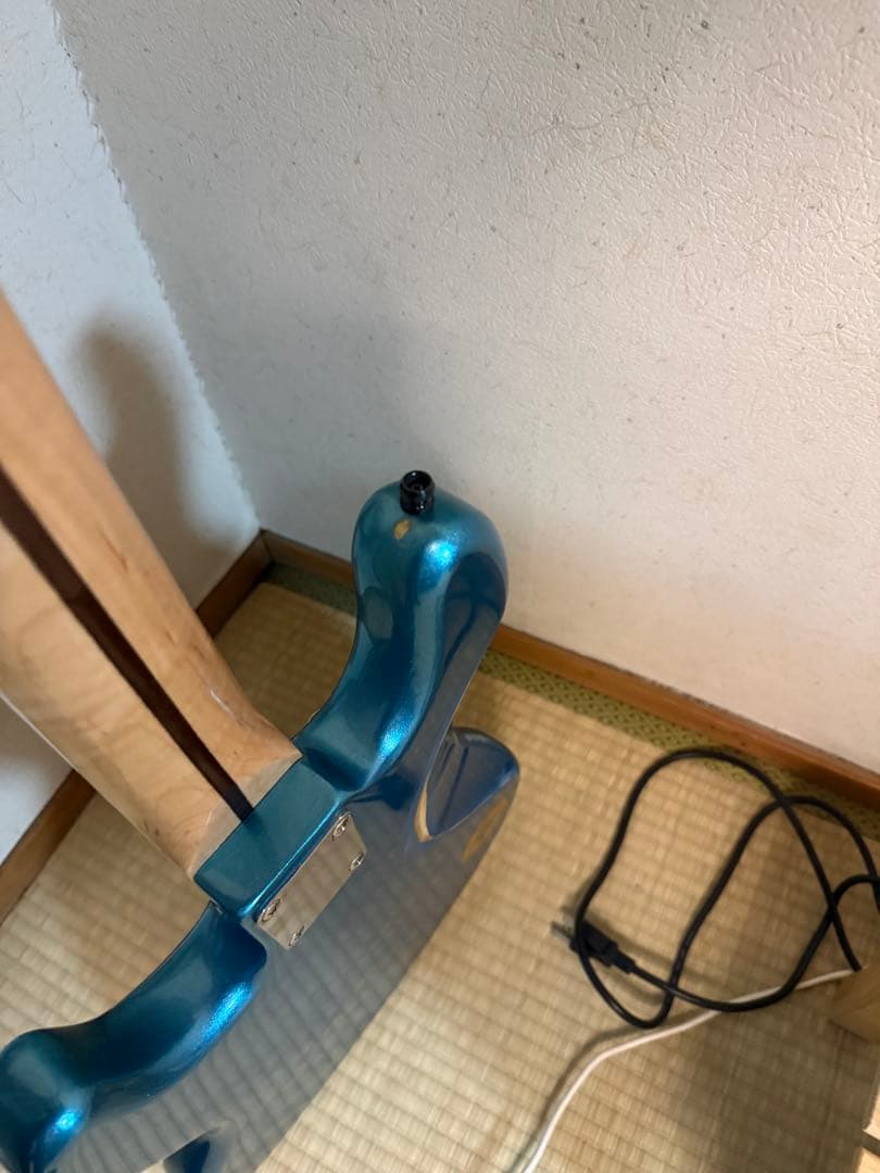 メタリックブルー 4弦エレキベース　 バッカスカスタム