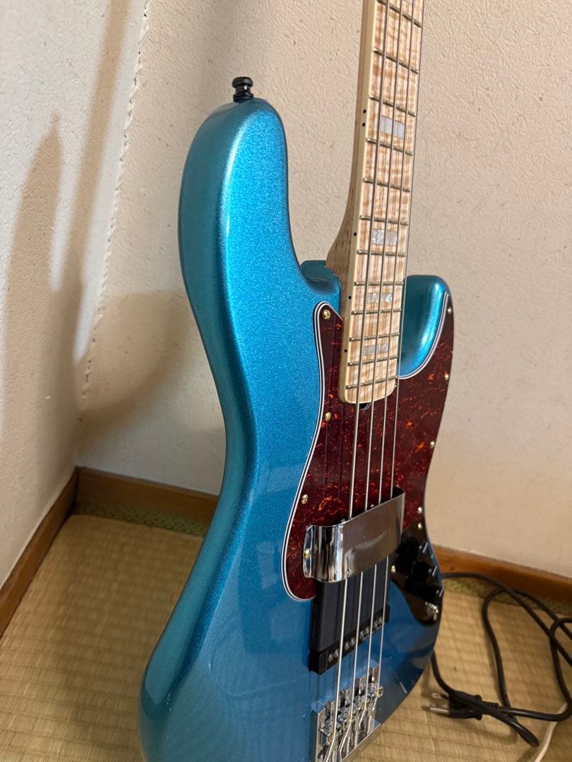 メタリックブルー 4弦エレキベース　 バッカスカスタム