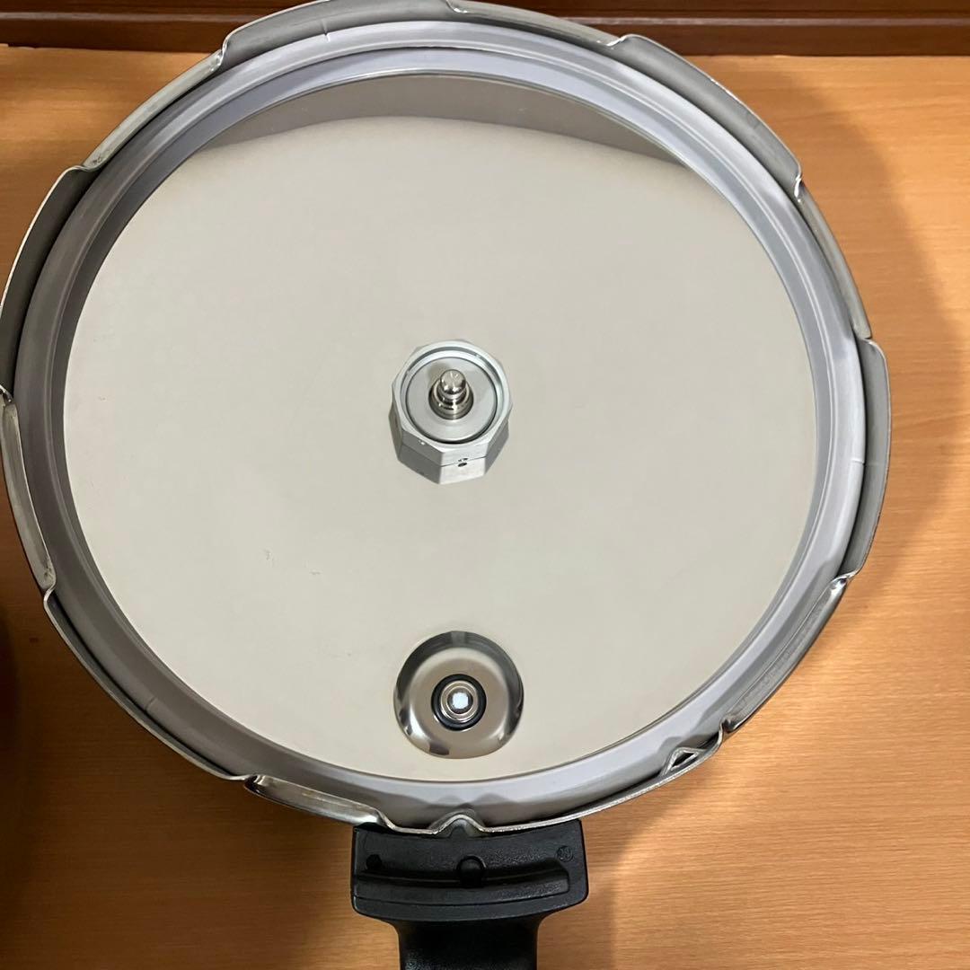 Fissler vitavit 片手圧力鍋　6L 蒸し器付き