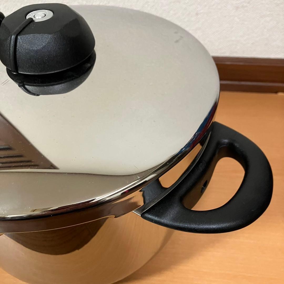 Fissler vitavit 片手圧力鍋　6L 蒸し器付き