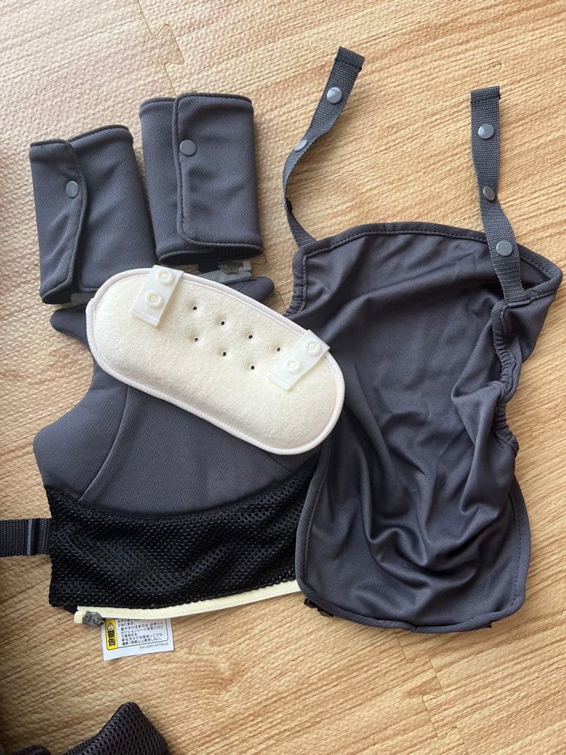 美品✨Aprica ラクリス 抱っこ紐 ダークグレー