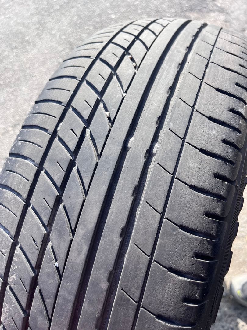 ハイエースタイヤ YOKOHAMA PARADA PA03 215/60R17