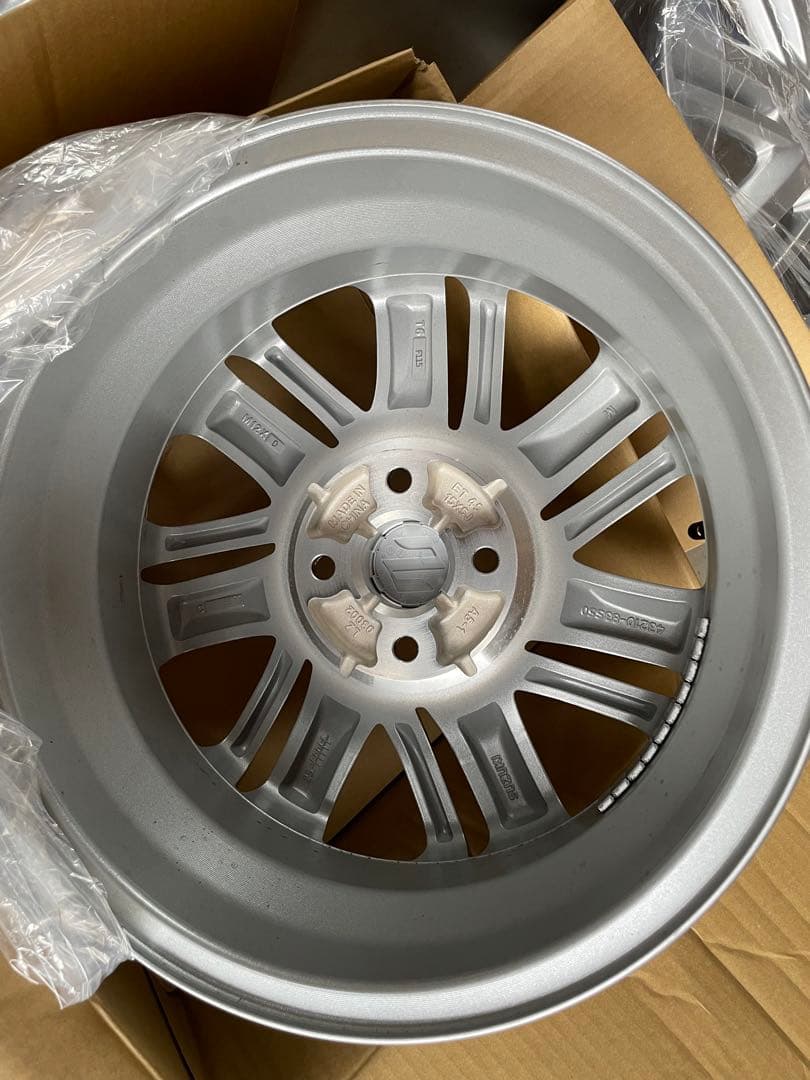 【s_s_s2000_①】ソリオ　純正ホイール　15インチ シルバー