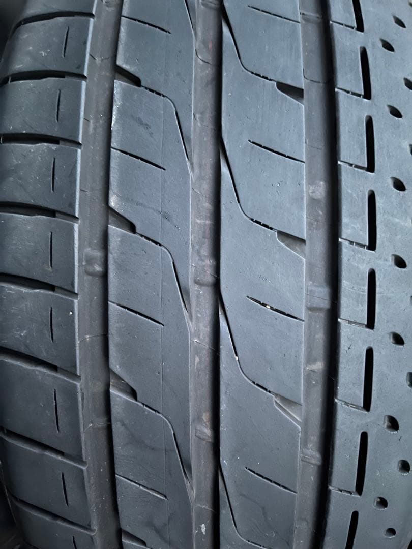 ②【送料無料、2本】235/50R18 ブリヂストン　LUFTRV
