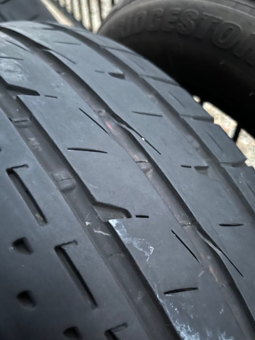 ②【送料無料、2本】235/50R18 ブリヂストン　LUFTRV