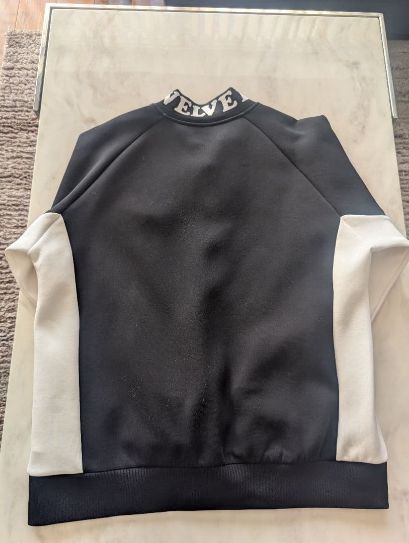 【ハクくくさま専用】【美品】V12 セットアップ　XL