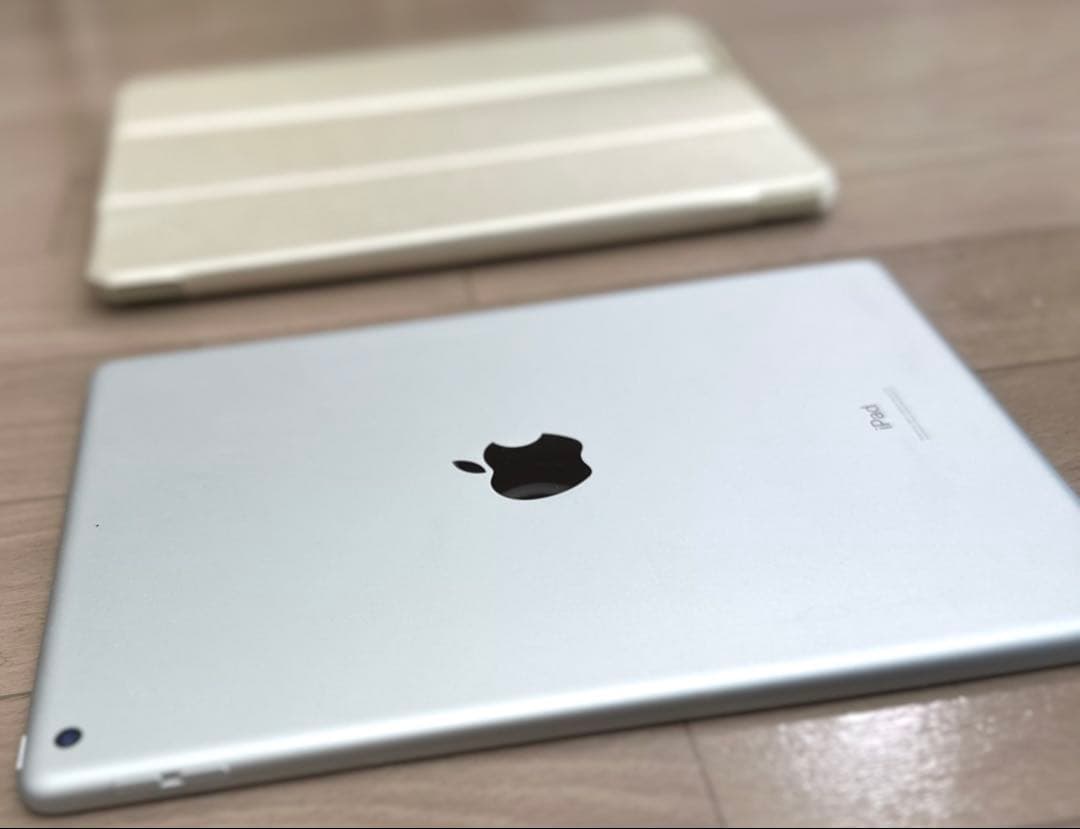 iPad(10.2㌅,Wi-Fi,32㎇,SV)＋ipadカバー