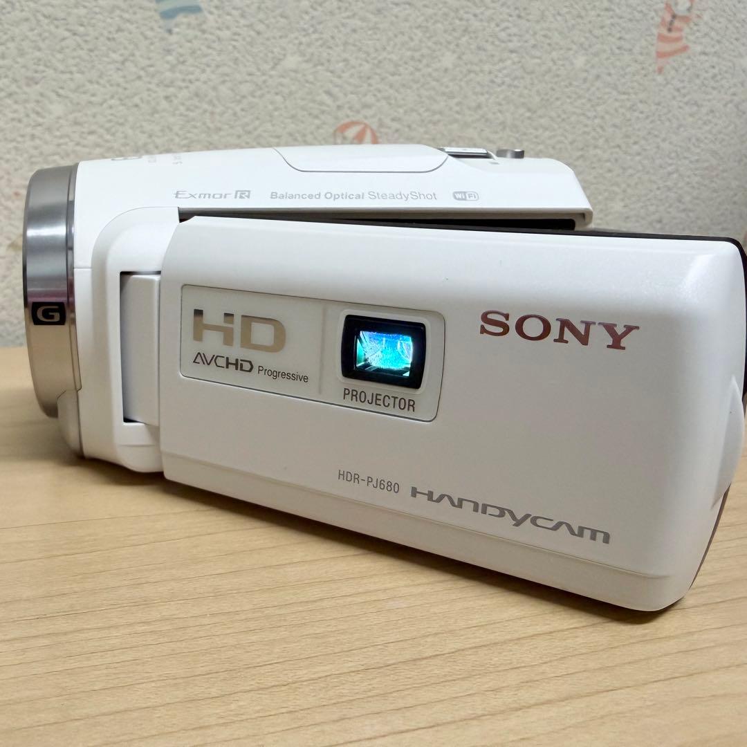 SONY ビデオカメラ　HDR-PJ680 プロジェクター機能付 ホワイト