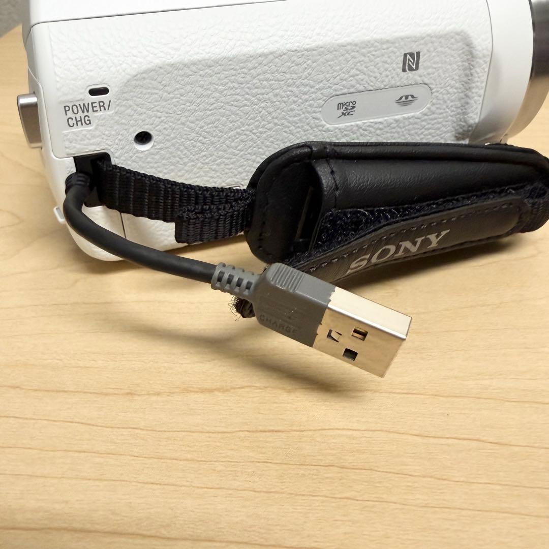 SONY ビデオカメラ　HDR-PJ680 プロジェクター機能付 ホワイト