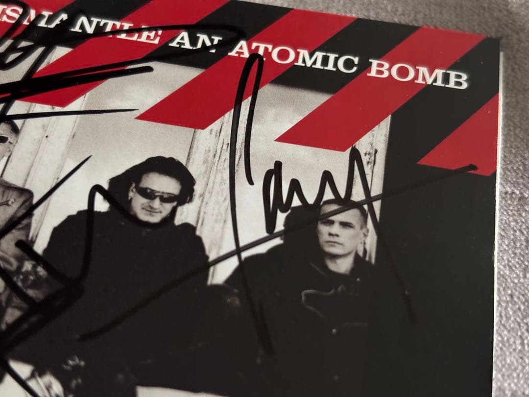 レアU2 How to Dismantle an Atomic Bomb サイン