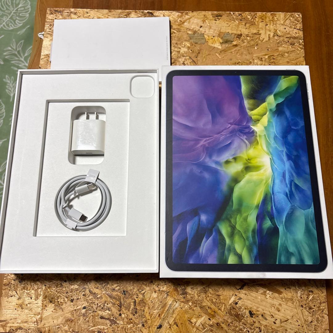 iPad Pro11インチ第二世代　おまけ付き完品　交渉⭕️