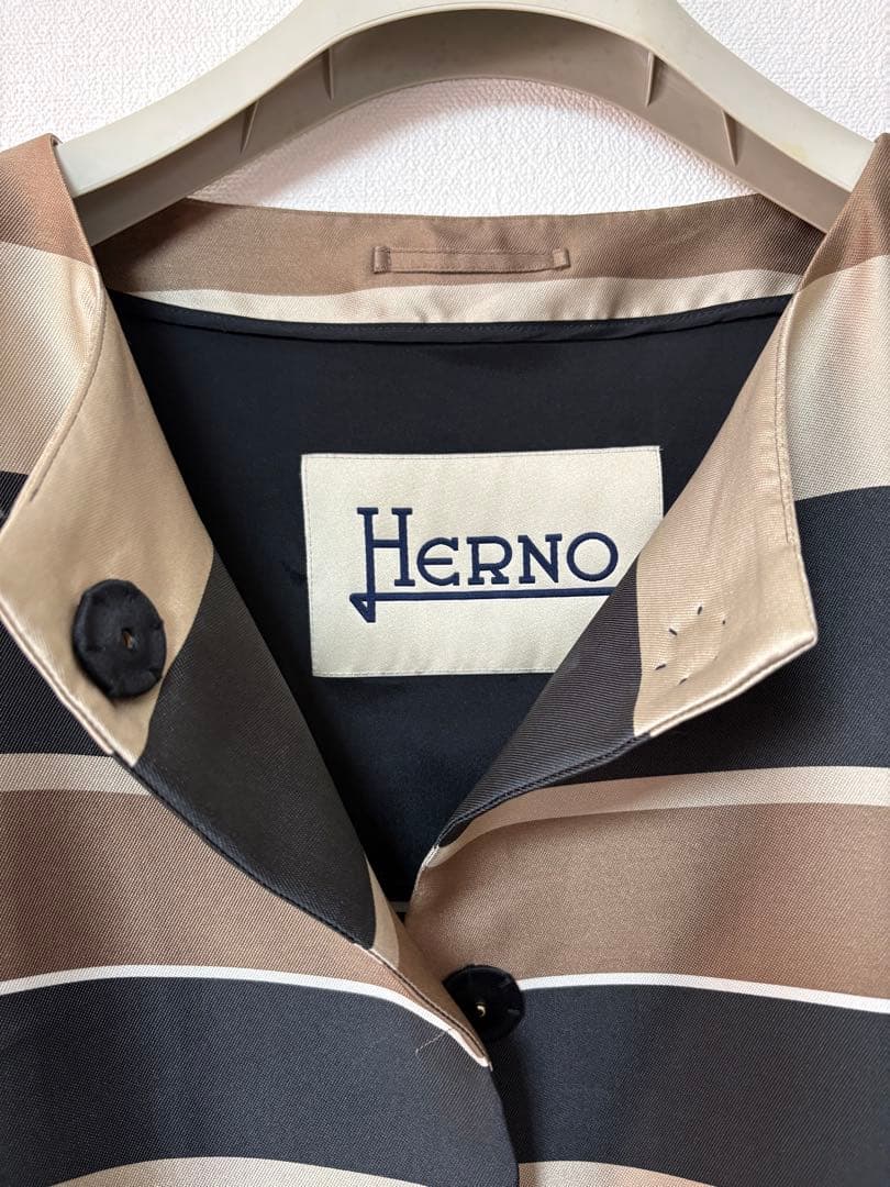 Herno ノーカラー春ロングコート　44
