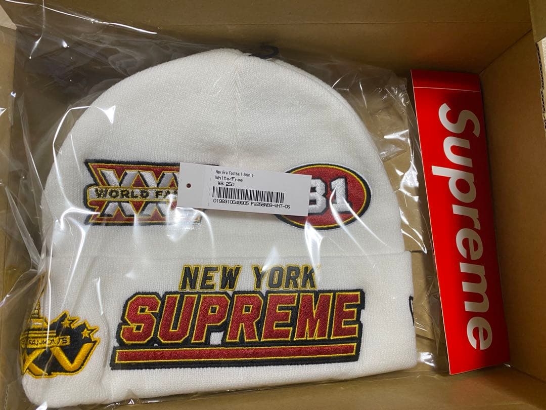 Supreme x New Era Football Beanie ホワイト