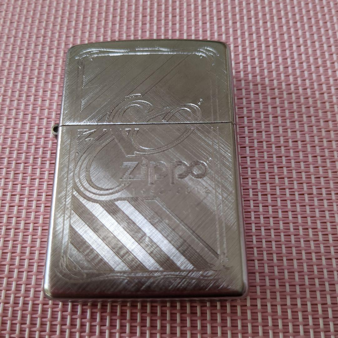 zippoのライター5点と人気の富士山のガラス製ぐい呑み、赤、青2点セットです。