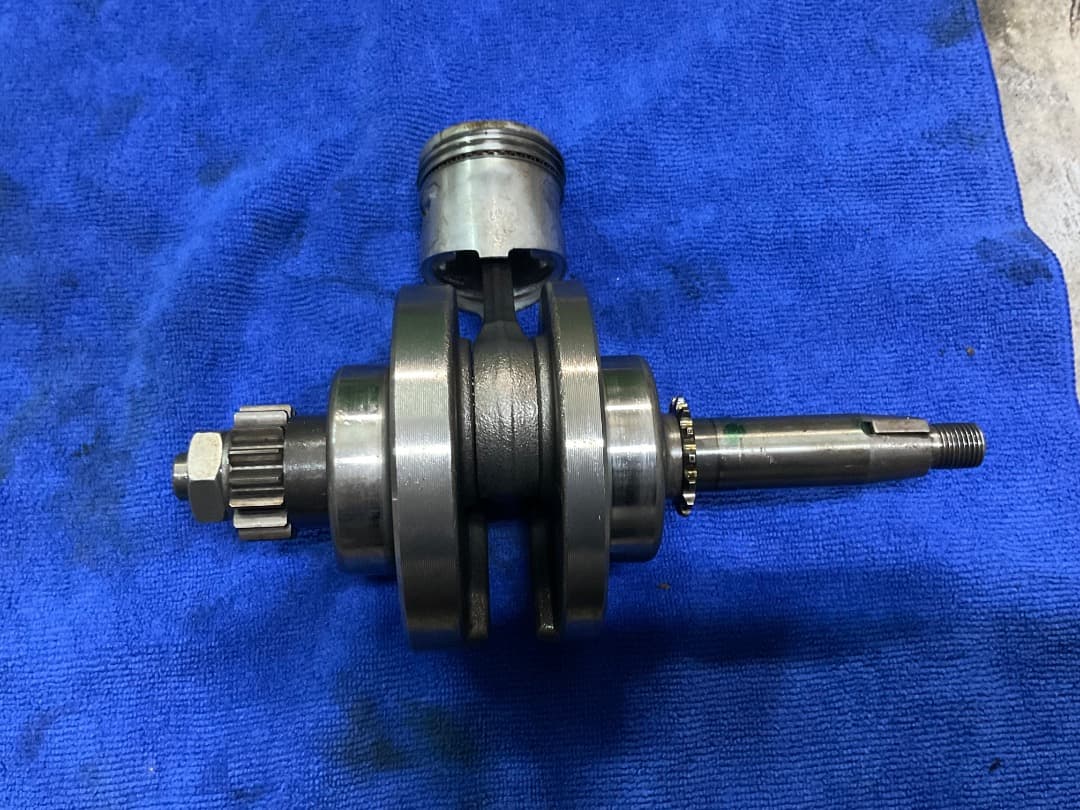 こ*ん様 中古品　ホンダ　エイプ50 キャブ車用　クランクシャフト