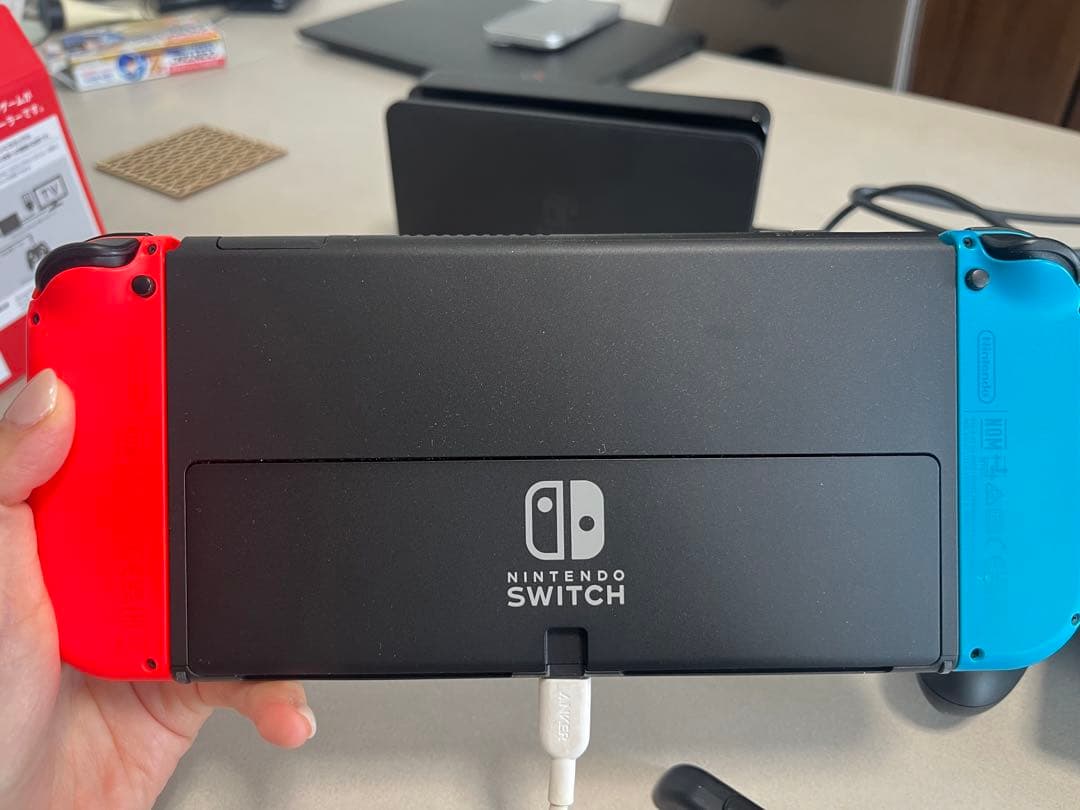ほぼ新品 任天堂 Nintendo スイッチ switch