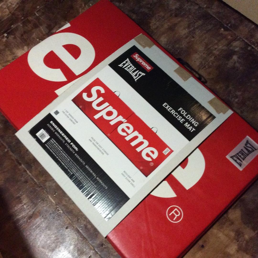 エクササイズグッズ Supreme Everlast Folding Exercise Mat
