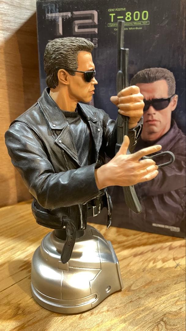 バ*ラ様 ターミネーター T-800 フィギュア