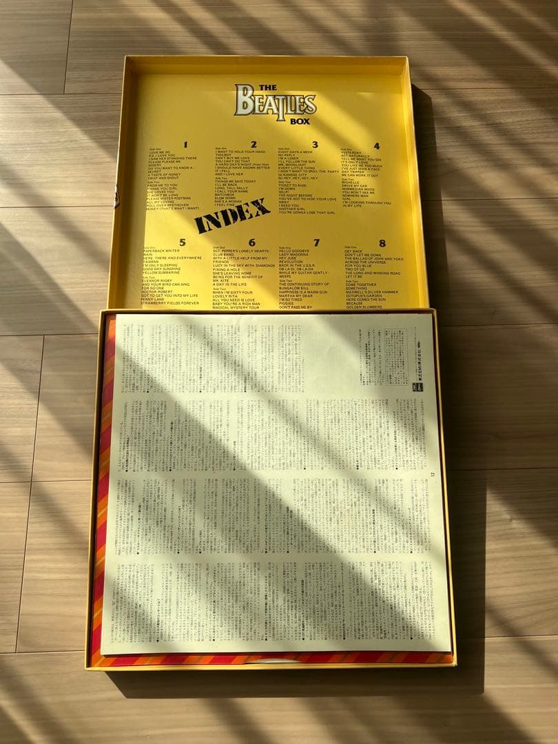 The Beatles Box FROM LIVERPOOL ビートルズ8枚入り