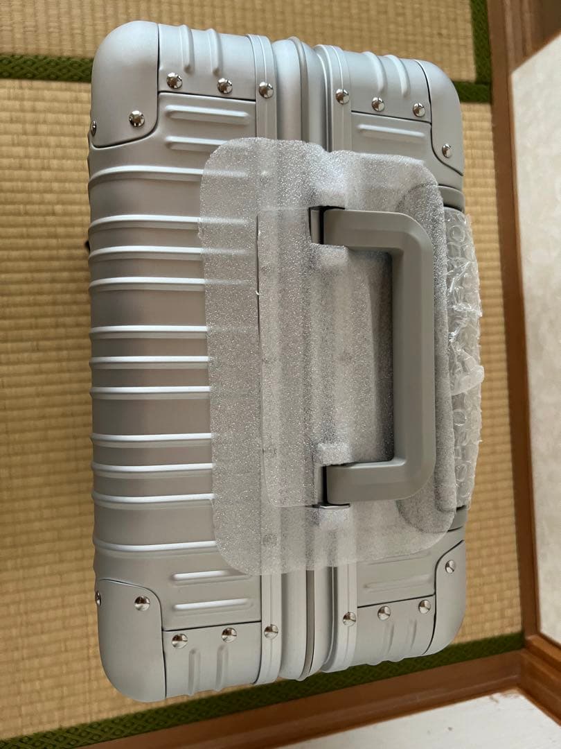 メルセデスベンツ正規ディーラー成約記念品メルセデス・ベンツアルミスーツケース