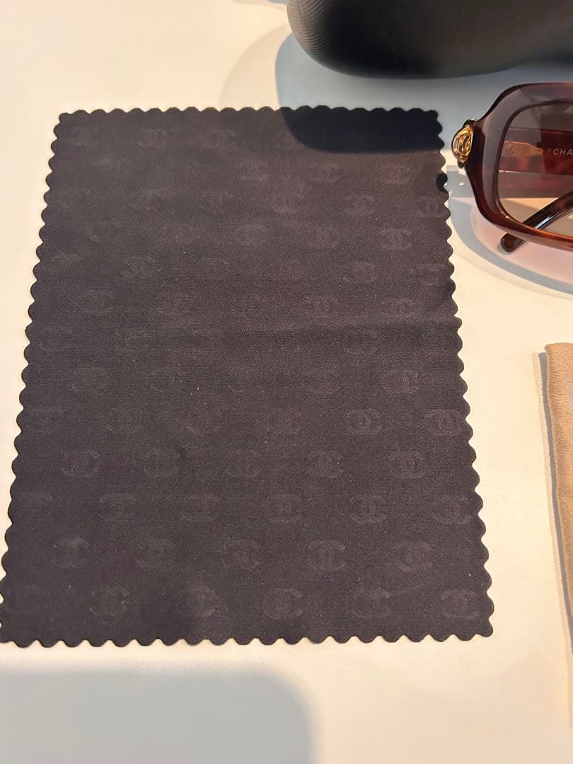 美品【CHANEL(シャネル) サングラス】べっ甲調・ケース、その他附属付き
