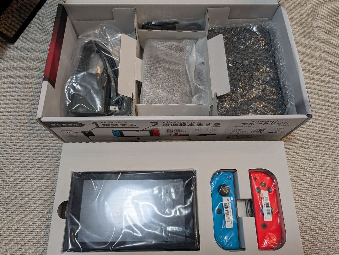 【美品】Nintendo Switch本体＆microSDカード＆ソフトケース
