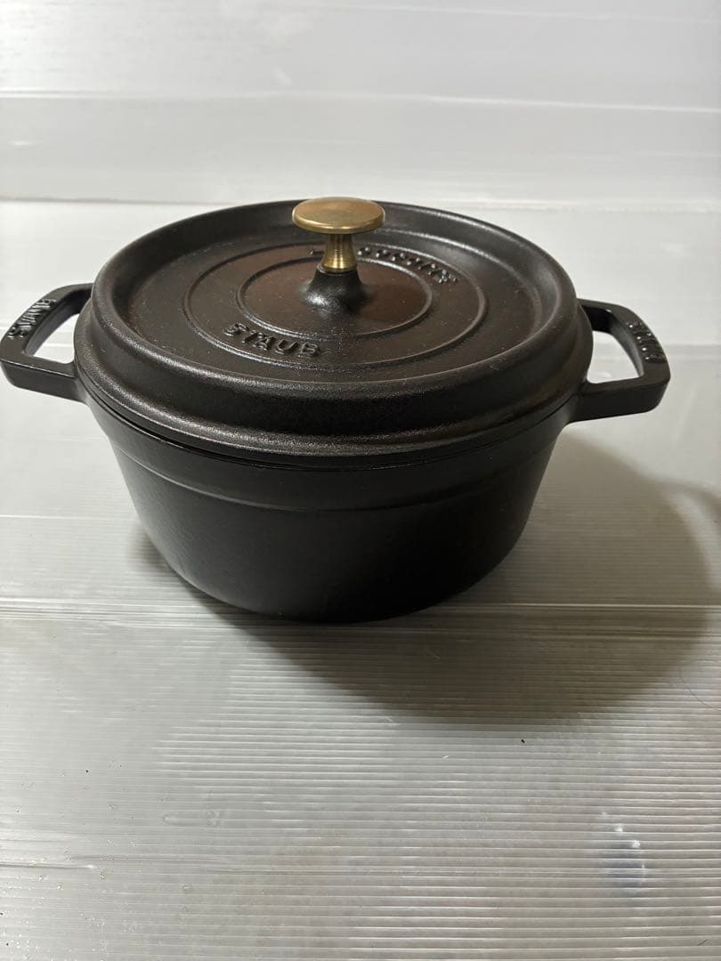STAUB 鍋　LA COCOTTE