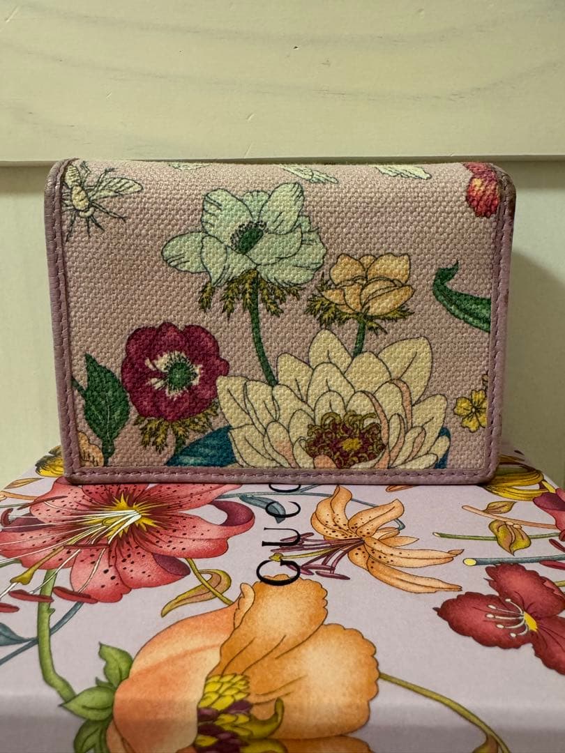 【最終値下げいたしました】GUCCI 花柄 二つ折り財布【日本限定】