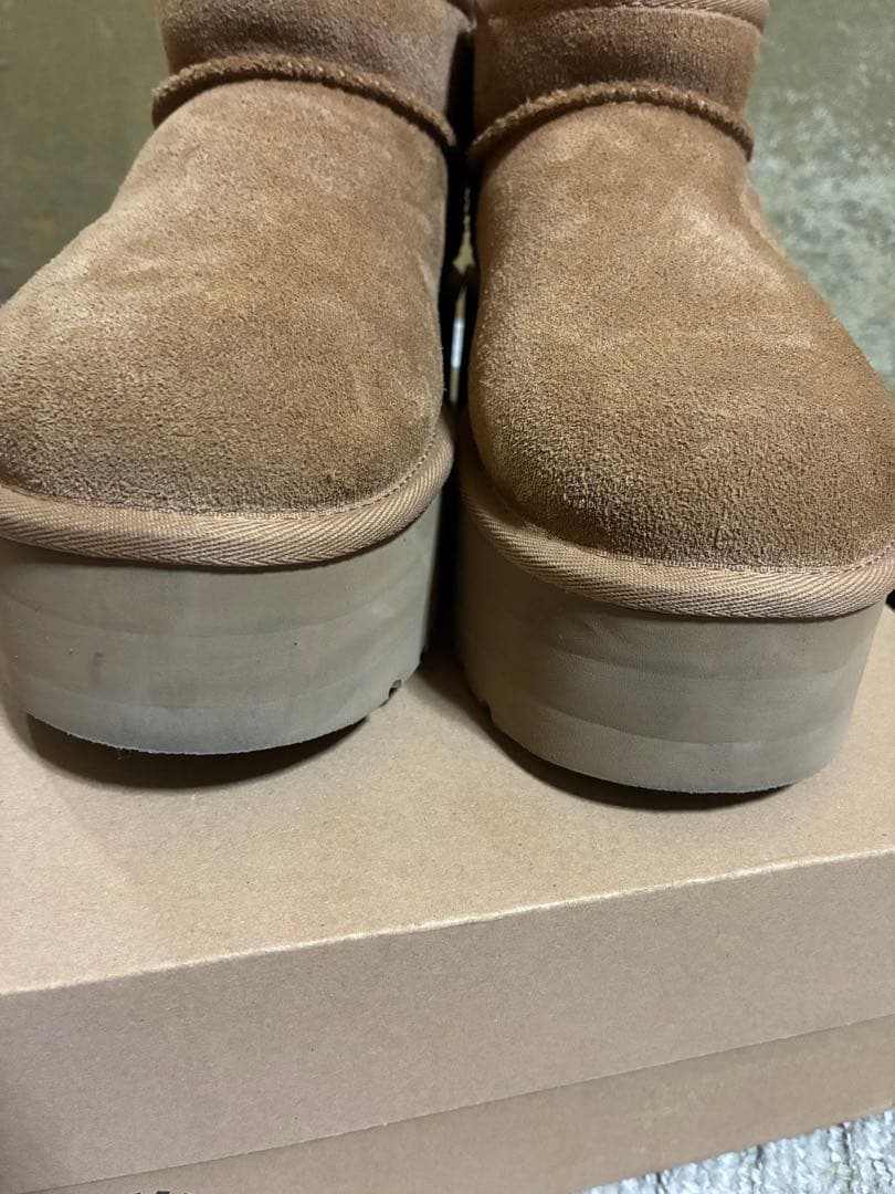 UGG厚底ムートンブーツ