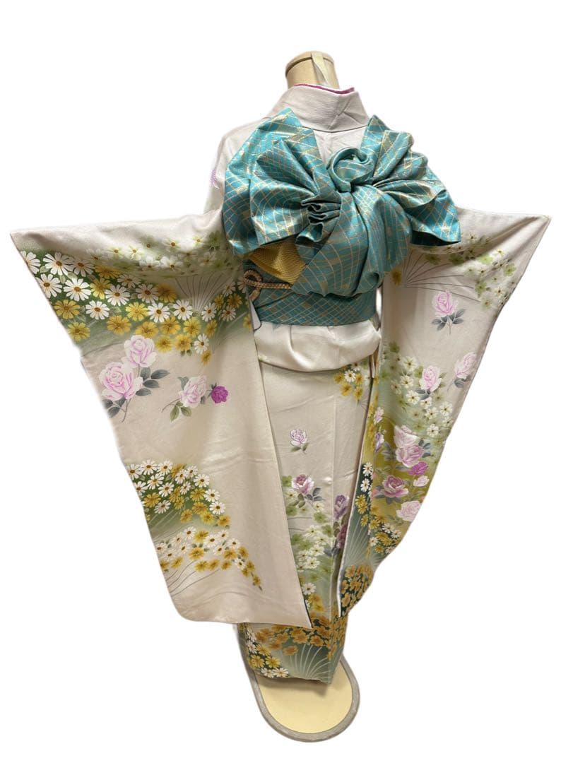 振袖 正絹 オフホワイト 白 薔薇 刺繍 コスモス 秋桜 蝶 5点セット 326