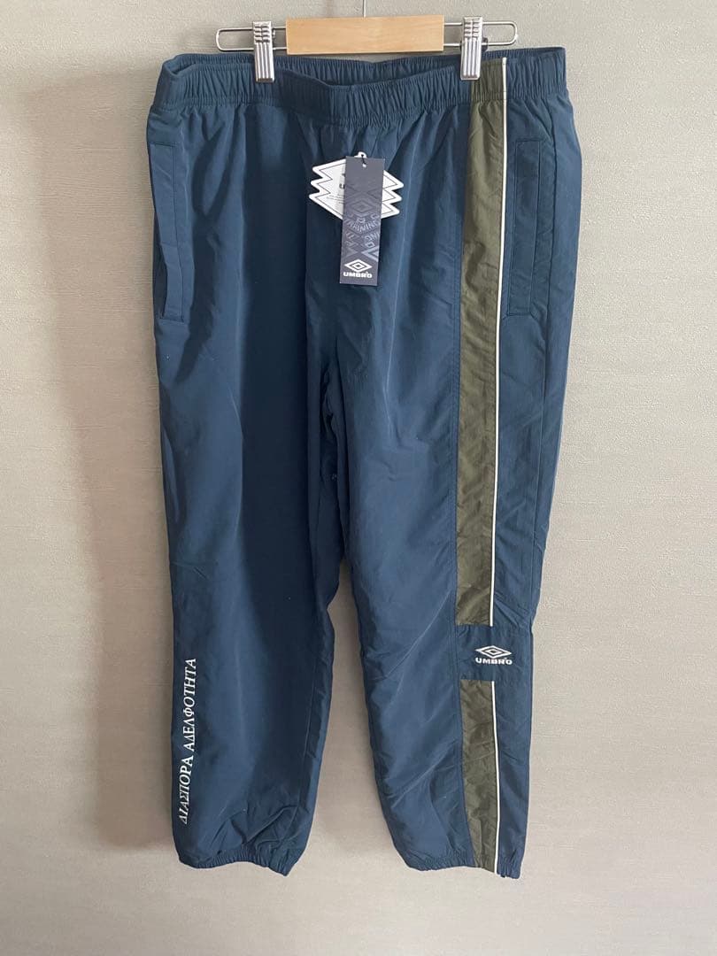 UMBRO diaspora skateboard ナイロンパンツ　ネイビー