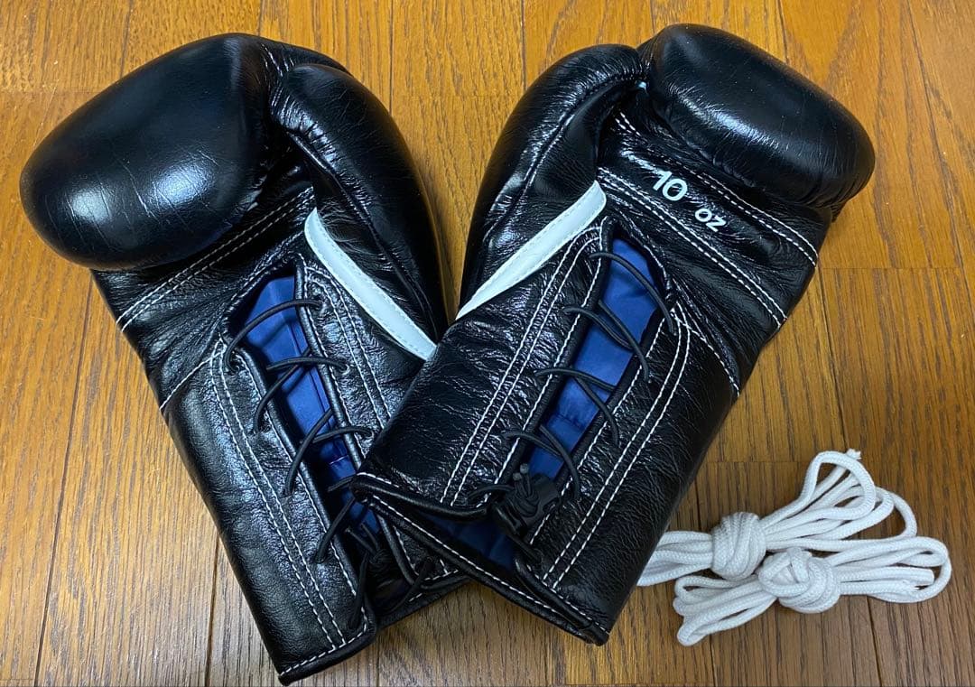 Winning ウイニング ボクシンググローブ 黒10オンス 紐